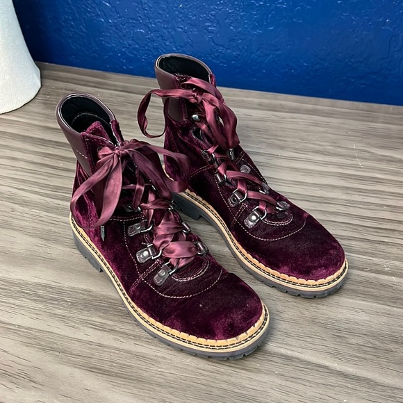 SAM EDELMAN PURPLE VELVET LACE UP BOOTS SIZE 6 - Picture 1 of 16